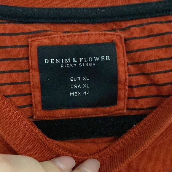 Denim & Flowers- Golden Gate Bridge T-shirt- Size XL - Picture 4 of 7